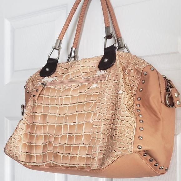 Salmon purse by Nicole Lee - Picture 2 of 7